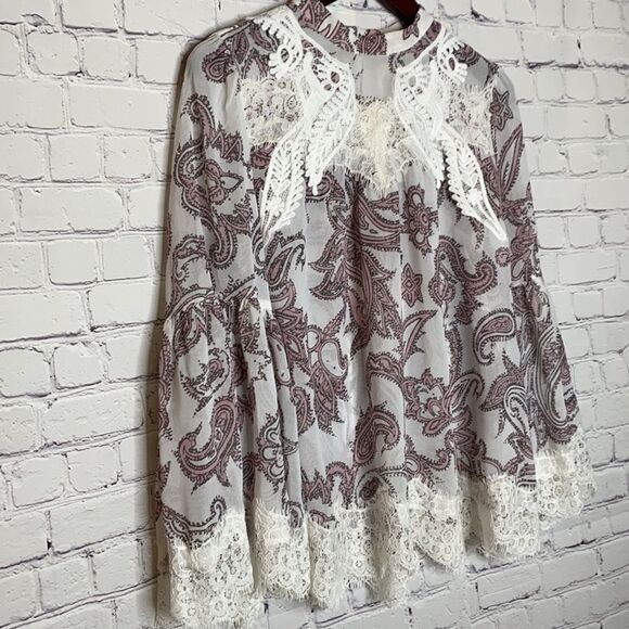 Loft Bell Sleeve Sheer Paisley Lace Blouse‎ M NWT - Picture 4 of 9